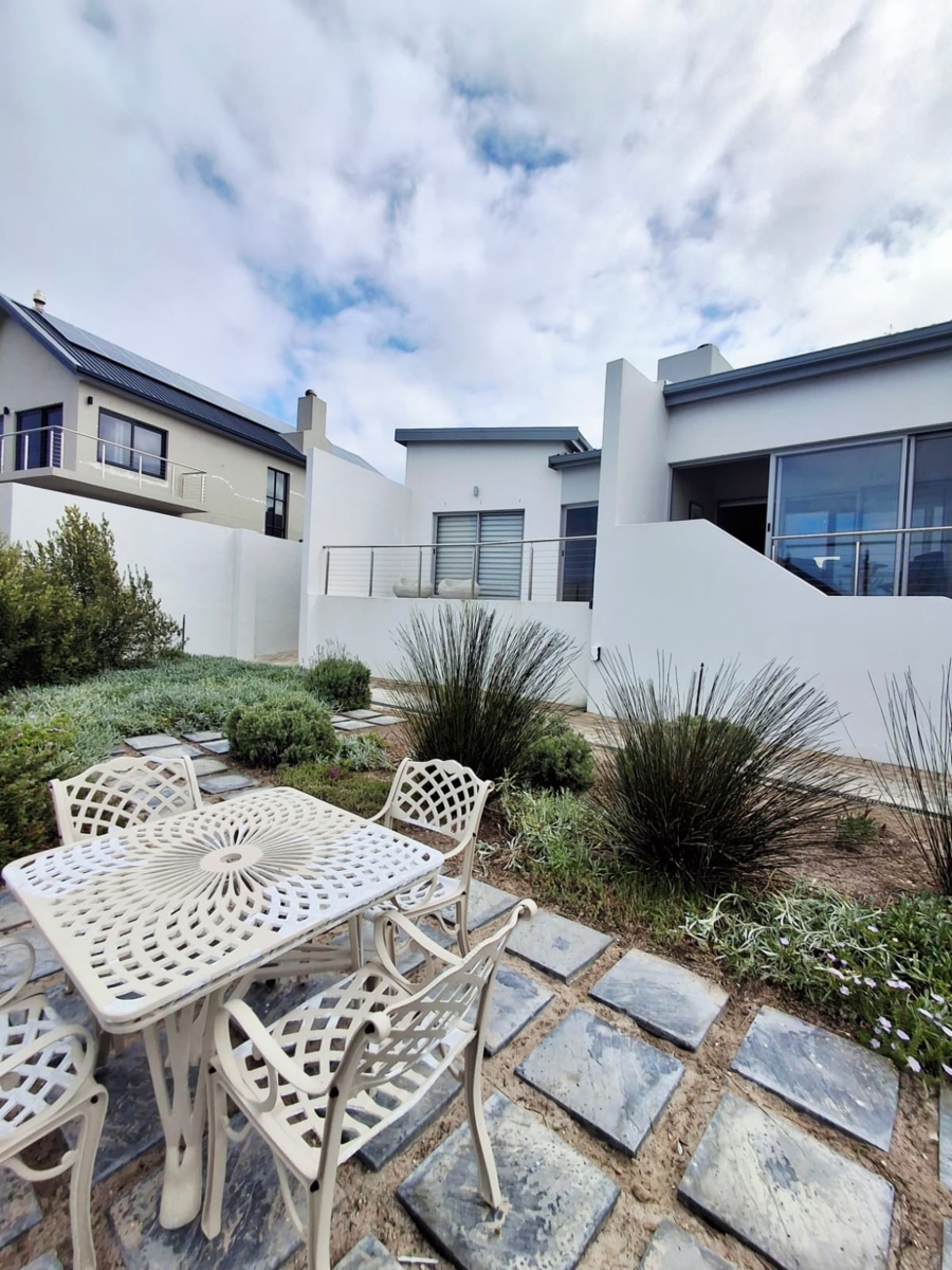 4 Bedroom Property for Sale in Struisbaai Western Cape